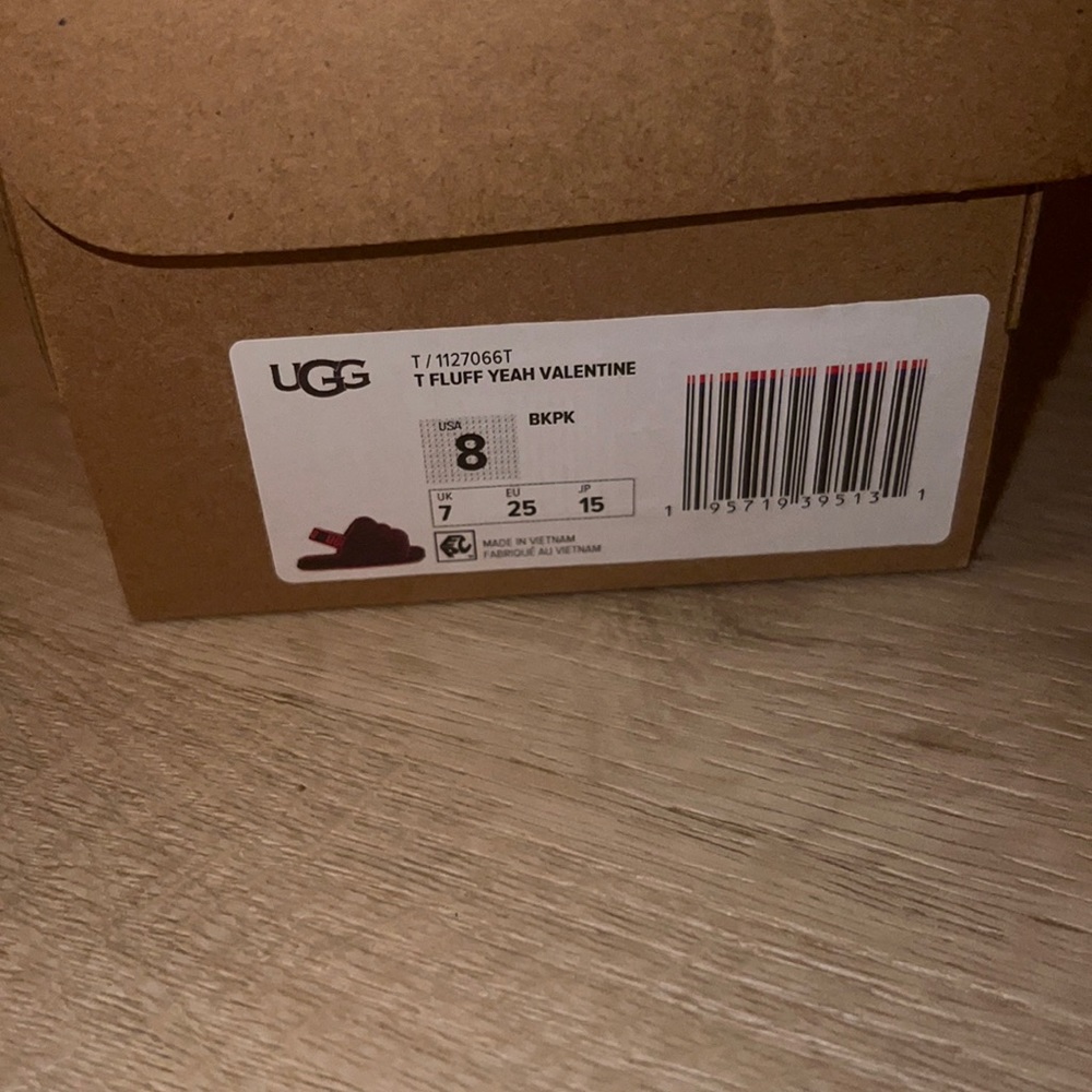 Never worn toddler ugg slippers